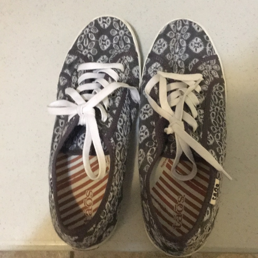 Taos sneakers
